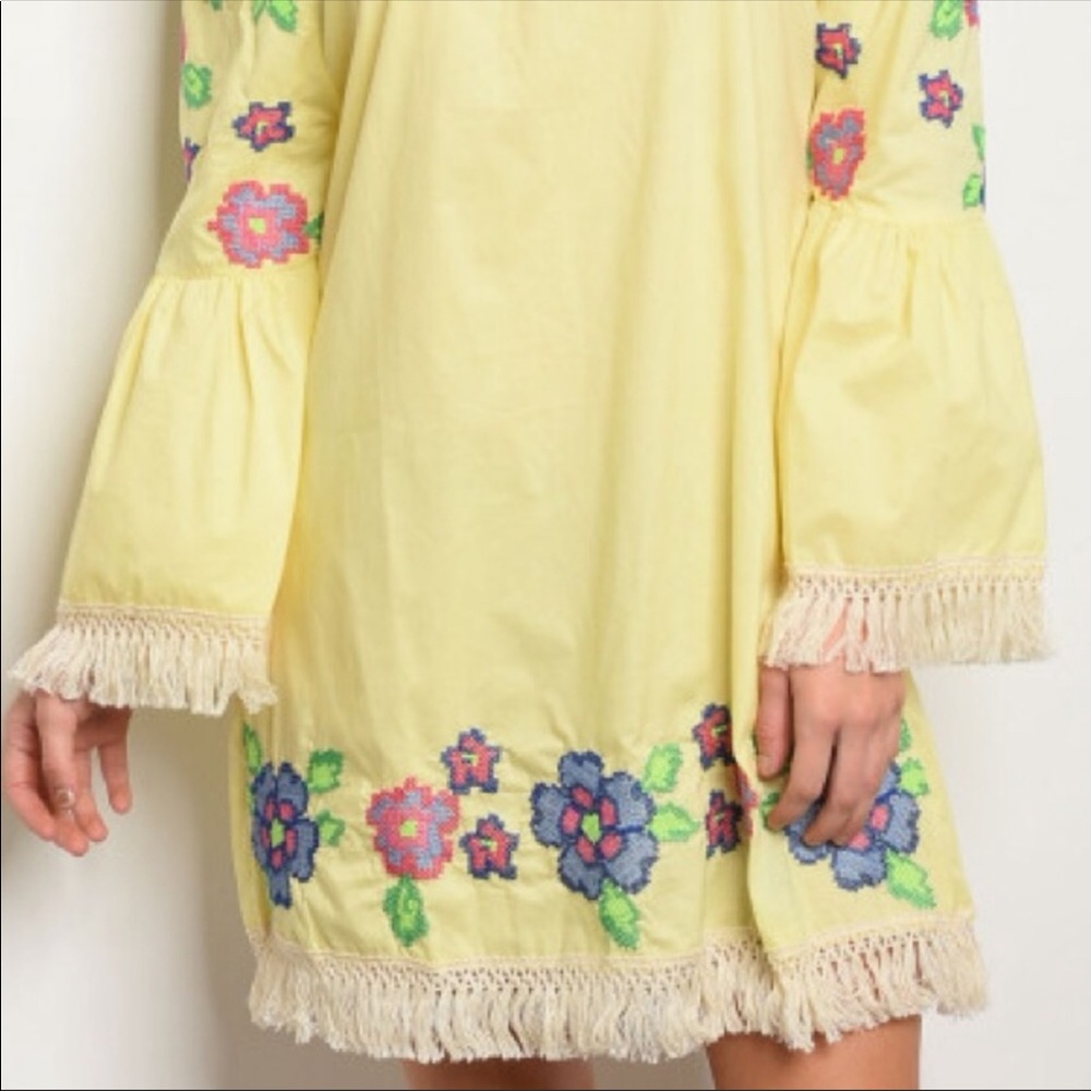 ✂️ Cute yellow off-shoulder dress with 💐🌷 - Picture 5 of 8